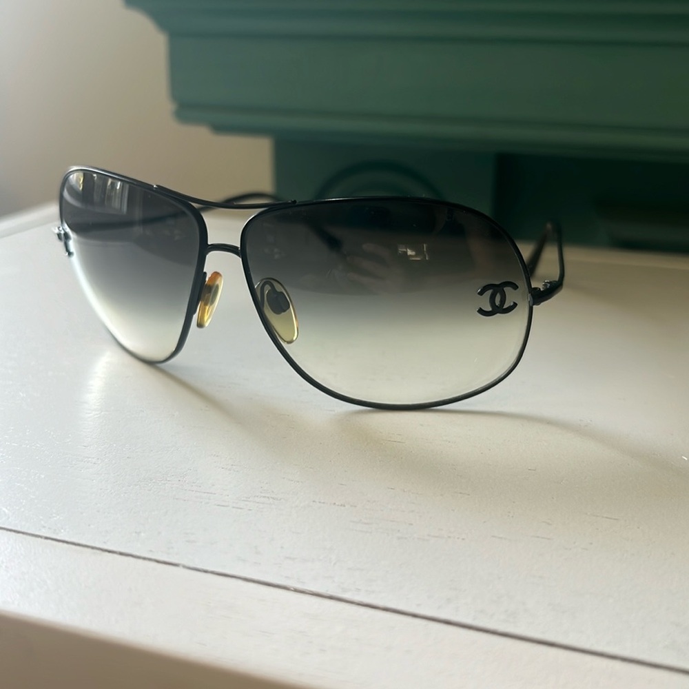 Chanel Aviator Sunglasses - Picture 5 of 16